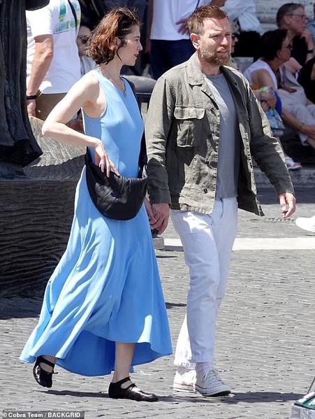 109361691-15900481-Mary_wore_a_stylish_cross_body_bag_to_match_her_flats-m-4_1781532418994.jpg