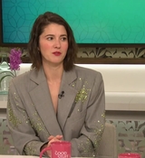 Mary_Elizabeth_Winstead_dishes_on__A_Gentleman_in_Moscow____The_Good_Stuff_with_Mary_Berg_1080p_337.jpg