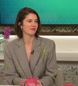 Mary_Elizabeth_Winstead_dishes_on__A_Gentleman_in_Moscow____The_Good_Stuff_with_Mary_Berg_1080p_475.jpg