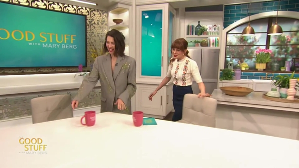 Mary_Elizabeth_Winstead_dishes_on__A_Gentleman_in_Moscow____The_Good_Stuff_with_Mary_Berg_1080p_025.jpg